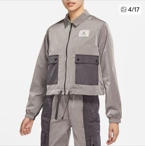 Air Jordan Essentials Woven Jacket Women’s Medium Gray Black